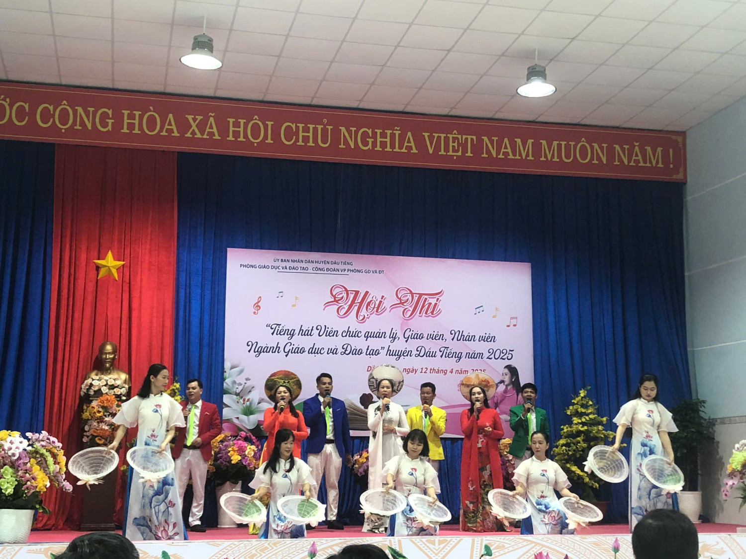 GIÁO VIÊN TRƯỜNG TIỂU HỌC AN LẬP ĐẠT GIẢI BA HỘI THI “TIẾNG HÁT GIÁO VIÊN NGÀNH GIÁO DỤC” NĂM 2025